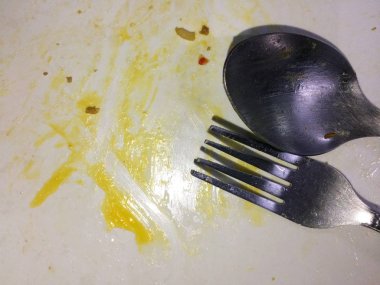 Tabak yemek lekeleri yedikten sonra yeme edilmiştir yemekleri