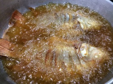 Sıcak tencerede yakut balık yağı