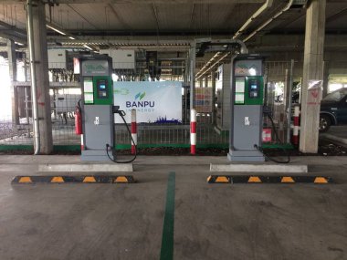 Ayutthaya, Tayland-8 Haziran 2019 : Araç aküşarj istasyonları