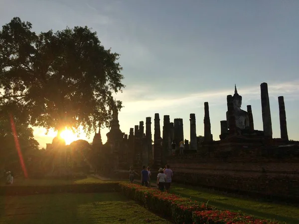 Ηλιοβασίλεμα Τελευταίο Φως Της Ημέρας Στο Ιστορικό Πάρκο Sukhothai — Φωτογραφία Αρχείου