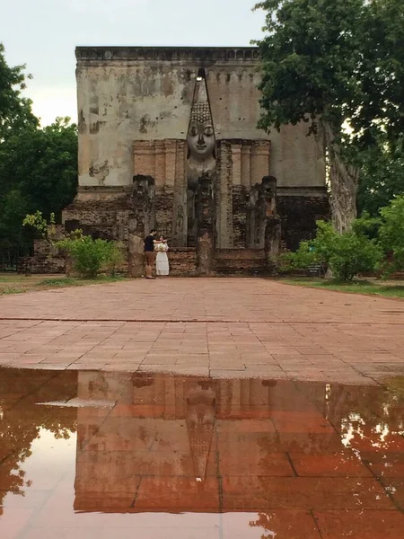 Ruinas Reflejadas Agua Templo Chum Antiguo Histórico Sukhothai Tailandia — Foto de Stock