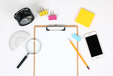 Metin için boş alan ile beyaz arka plan üzerinde Iş aksesuarları. İş konsepti. İş geçmişi.