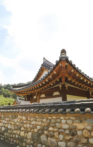 Στέγη Του Βουδιστικού Ναού Στην Κορέα Παραδοσιακή Ανατολίτικη Αρχιτεκτονική Εξωτερικού — Φωτογραφία Αρχείου