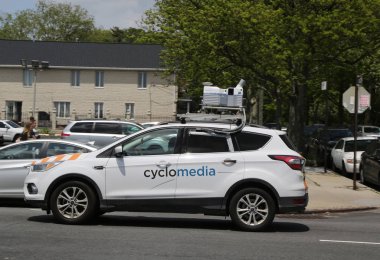 Brooklyn, New York - 20 Mayıs 2018: Cyclomedia araba Brooklyn'de. Cyclomedia 360 panoramik fotoğrafları temel alarak ortamlarının büyük ölçekli ve sistematik görselleştirme konusunda uzmanlaşmış bir Hollandalı şirketidir