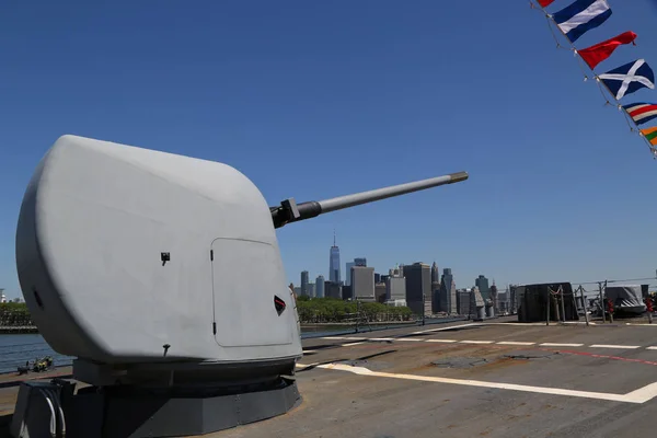 Нью Йорк Мая 2018 Года Башня Дюймовой Пушкой Палубе Эсминца — стоковое фото
