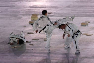 PYEONGCHANG, Güney Kore - 9 Şubat 2018: Pyeongchang Olimpiyat Stadyumu 'ndaki Pyeongchang 2018 Olimpiyat Kış Oyunları' ndaki açılış töreninden önce Kuzey-Güney tekvando takımı sahne aldı.
