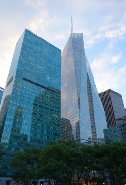 New York - 5 Haziran 2018: 6 Avenue veya Avenue of the Americas Manhattan gökdelenler        