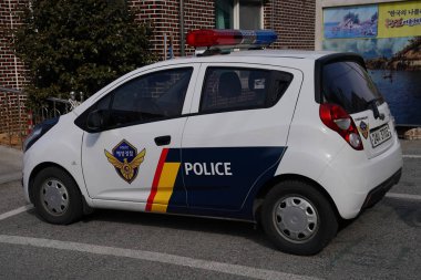 Samcheok, Güney Kore - 17 Şubat 2018: Güney Kore Ulusal polis arabası Samcheok, Güney Kore
