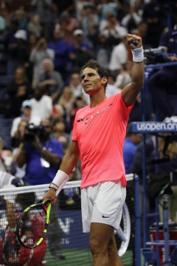 New York - 29 Ağustos 2017: Rafael Nadal İspanya'nın sonra onun bize açık ilk turu maç Billie Jean King Ulusal Tenis Merkezi 2017 zafer kutluyor Grand Slam şampiyonu