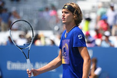 New York - 26 Ağustos 2017: Profesyonel tenis oyuncusu Alexander Zverev Almanya'nın pratik 2017 bize açık Billie Jean King Ulusal Tenis Merkezi