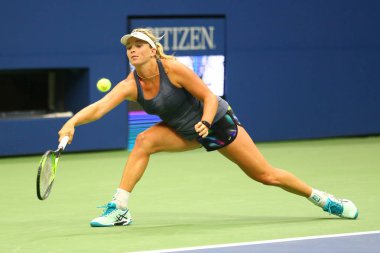 New York - 26 Ağustos 2017: Profesyonel tenisçi Coco Vandeweghe pratik 2017 bize açık Billie Jean King Ulusal tenis merkezi Amerika Birleşik Devletleri