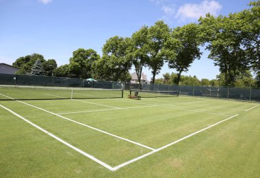 Çim tenis kortları