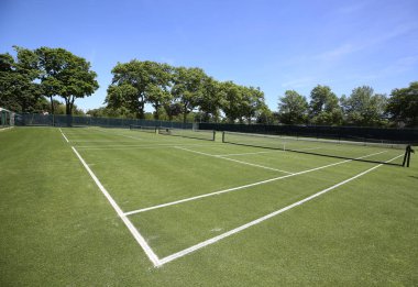 Çim tenis kortları