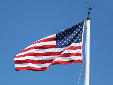 Rüzgardaki Amerikan Bayrağı