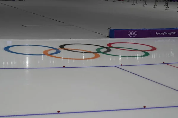 2018年2月16日 江陵椭圆形在2018冬季奥运会女子5 000M 速滑运动中的内部 — 图库照片