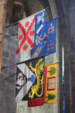 Edinburgh, İskoçya - 4 Temmuz 2018: Knights St Giles ın Katedrali Edinburgh, İskoçya'da içinde hanedan afiş