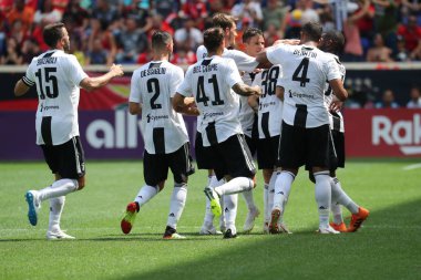 Harrison, Nj - 28 Temmuz 2018: Luca Clemenza #38 gol Juventus karşı Benfica için 2018 Uluslararası Şampiyonlar Kupası oyun Red Bull Stadyumu'nda scores sonra takımı Juventus kutluyor 