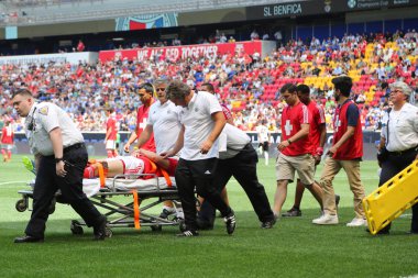 Harrison, Nj - 28 Temmuz 2018: Facundo Ferreyra #19 Red Bull Stadyumu 2018 Uluslararası Şampiyonlar Kupası maçında Juventus karşı oyun sırasında yaralı Benfica 