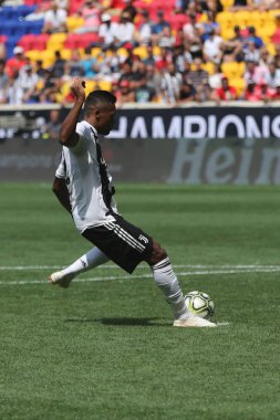Harrison, Nj - 28 Temmuz 2018: Alex Sandro penaltı kick atışları Benfica karşı bir 2018 Uluslararası Champions Cup Turnuvası futbol maçı sırasında atış kazanan başladı Juventus defans 