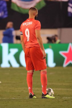 East Rutherford, Nj - 7 Ağustos 2018: Metlife Stadı'nda maç forvet Karim Benzema karşı Roma 2018 Uluslararası Şampiyonlar Kupası'nda Real Madrid # 9. Real Madrid 2-1 kazandı