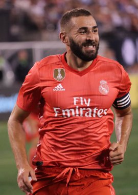 East Rutherford, Nj - 7 Ağustos 2018: Metlife Stadı'nda maç forvet Karim Benzema karşı Roma 2018 Uluslararası Şampiyonlar Kupası'nda Real Madrid # 9. Real Madrid 2-1 kazandı