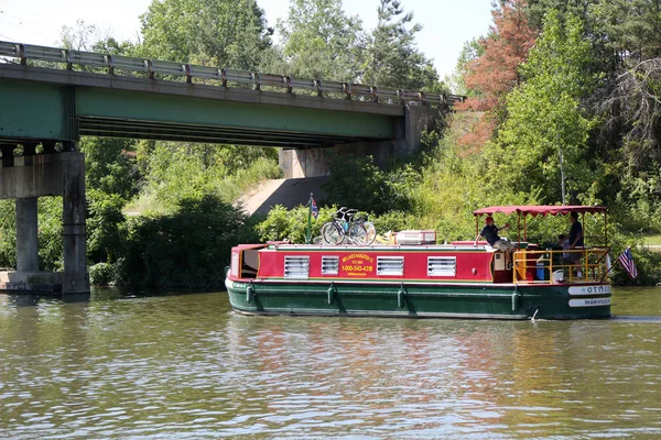 Macedon Nova Iorque Julho 2018 Barco Fretado Com Turistas Canal — Fotografia de Stock