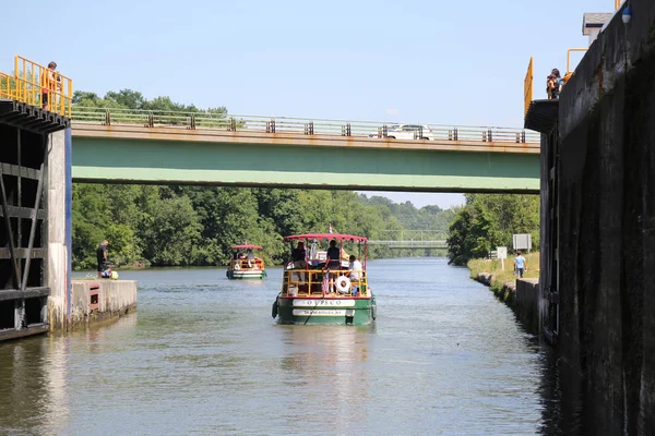 Macedon Nova Iorque Julho 2018 Barco Fretado Dentro Lock Canal — Fotografia de Stock