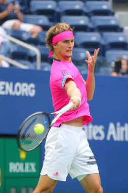 New York - 21 Ağustos 2018: Profesyonel tenis oyuncusu Alexander Zverev Almanya'nın pratik 2018 bize açık Billie Jean King Ulusal Tenis Merkezi