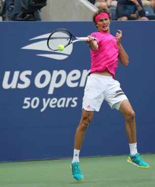 New York - 21 Ağustos 2018: Profesyonel tenis oyuncusu Alexander Zverev Almanya'nın pratik 2018 bize açık Billie Jean King Ulusal Tenis Merkezi