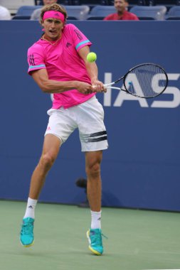 New York - 21 Ağustos 2018: Profesyonel tenis oyuncusu Alexander Zverev Almanya'nın pratik 2018 bize açık Billie Jean King Ulusal Tenis Merkezi
