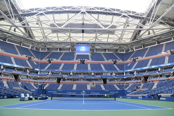 New York - 21 Ağustos 2018: Arthur Ashe Stadyumu 2018 US Open Billie Jean King Ulusal Tenis Merkezi Flushing, New York için hazır