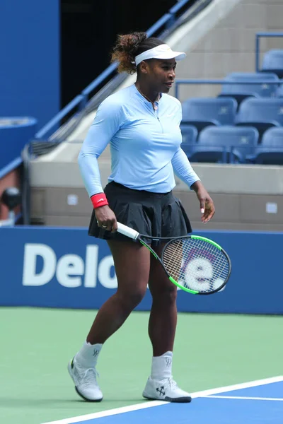 New York August 2018 Grand Slam Siegerin Serena Williams Übt — Stockfoto