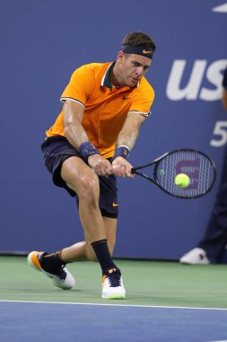 New York - 27 Ağustos 2018: Grand Slam şampiyonu Juan Martin Del Potro Arjantin eylem sırasında onun 2018 bize açık ilk turu maç Billie Jean King Ulusal Tenis Merkezi
