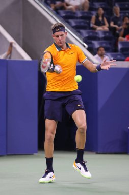 New York - 27 Ağustos 2018: Grand Slam şampiyonu Juan Martin Del Potro Arjantin eylem sırasında onun 2018 bize açık ilk turu maç Billie Jean King Ulusal Tenis Merkezi