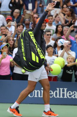 New York - 2 Eylül 2018: 17 kez Grand Slam şampiyonu Rafael Nadal İspanya'nın sonra onun 2018 bize açık yuvarlak Billie Jean King Ulusal tenis merkezi 16 maçın zafer kutluyor