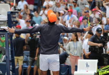 New York - 2 Eylül 2018: 17 kez Grand Slam şampiyonu Rafael Nadal İspanya'nın sonra onun 2018 bize açık yuvarlak Billie Jean King Ulusal tenis merkezi 16 maçın zafer kutluyor