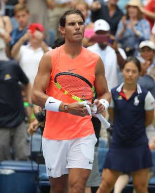 New York - 2 Eylül 2018: 17 kez Grand Slam şampiyonu Rafael Nadal İspanya'nın sonra onun 2018 bize açık yuvarlak Billie Jean King Ulusal tenis merkezi 16 maçın zafer kutluyor