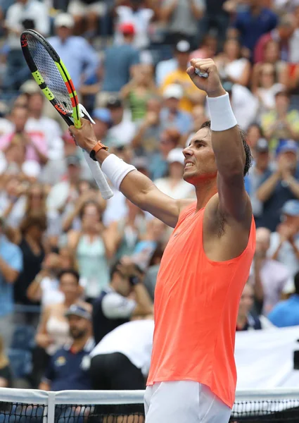 New York - 2 Eylül 2018: 17 kez Grand Slam şampiyonu Rafael Nadal İspanya'nın sonra onun 2018 bize açık yuvarlak Billie Jean King Ulusal tenis merkezi 16 maçın zafer kutluyor