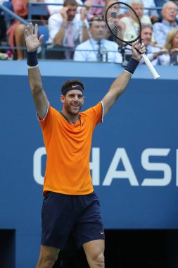 New York - 4 Eylül 2018: Grand Slam şampiyonu Juan Martin Del Potro Arjantin onun 2018 bize açık çeyrek final maç sonra Billie Jean King Ulusal Tenis Merkezi zafer kutluyor