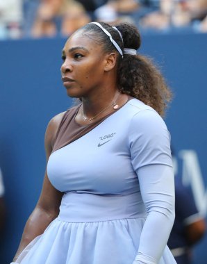 New York - 2 Eylül 2018: 23-zaman Grand Slam şampiyonu Serena Williams Billie Jean King Ulusal tenis merkezi 16 maç sırasında onun 2018 bize açık başında