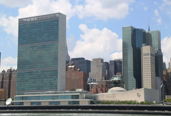 ニューヨーク シティ 2018 国際連合 ニューヨークのマンハッタンでの構築1952 年に完成以来 複雑な国連の公式の本部として務めています — ストック写真