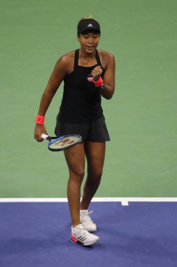 New York - Eylül 8, 2018:2018 Amerika Açık şampiyonu Naomi Osaka Japonya Serena Williams Billie Jean King Ulusal Tenis Merkezi karşı onu final maçı sırasında eylem