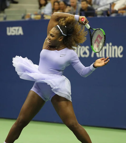 ニューヨーク 2018 時グランド スラム チャンピオンのセリーナ ウィリアムズ ビリー ビリージーンキングナショナル テニス センターで彼女 — ストック写真