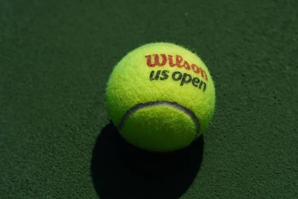 Нью Йорк Сентября 2018 Года Open Wilson Tennis Ball Billie — стоковое фото