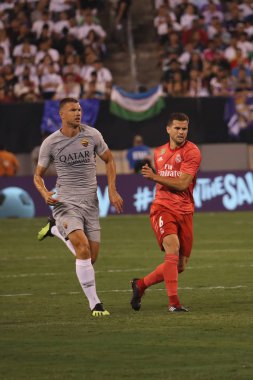 East Rutherford, Nj - 7 Ağustos 2018: Nacho Real Madrid #6 eylem 2018 Uluslararası Şampiyonlar Kupası sırasında Roma Metlife Stadyumu'nda karşı maç. Real Madrid 2-1 kazandı