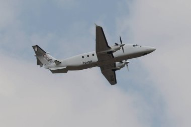 Johannesburg, Güney Afrika - 27 Eylül 2018: O. R. Tambo Uluslararası Havaalanı'na Johannesburg, Güney Afrika Cemair kayın 190 çıkartıyor