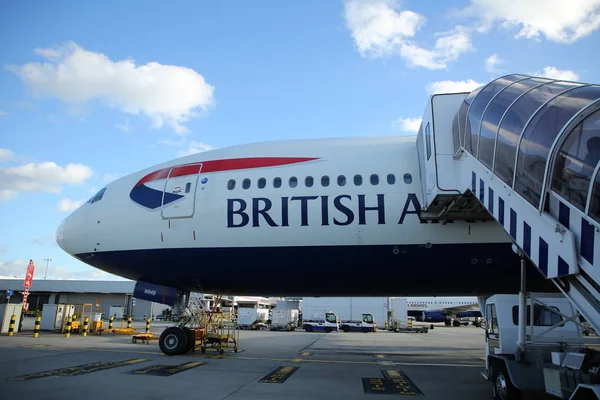 Лонгфорд Англия Сентября 2018 Года Самолет British Airways Взлетно Посадочной — стоковое фото
