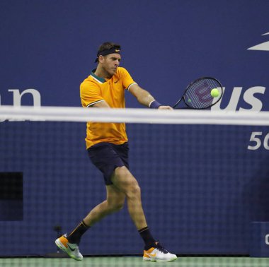 New York - 31 Ağustos 2018: Grand Slam şampiyonu Juan Martin Del Potro Arjantin onun 2018 Us Open üçüncü yuvarlak Billie Jean King Ulusal Tenis Merkezi maç sırasında eylem