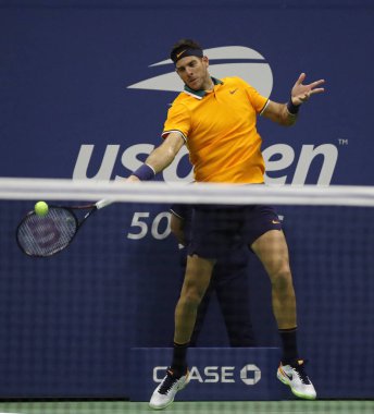 New York - 31 Ağustos 2018: Grand Slam şampiyonu Juan Martin Del Potro Arjantin onun 2018 Us Open üçüncü yuvarlak Billie Jean King Ulusal Tenis Merkezi maç sırasında eylem