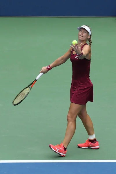 2018年9月1日 专业网球运动员琪 Bertens 荷兰在行动期间在她的32场比赛在2018美国公开赛在比利让国王国家网球中心 — 图库照片